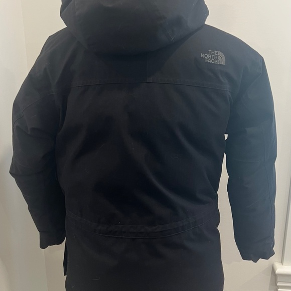 The North Face boys parka (size10-12) - Picture 2 of 5